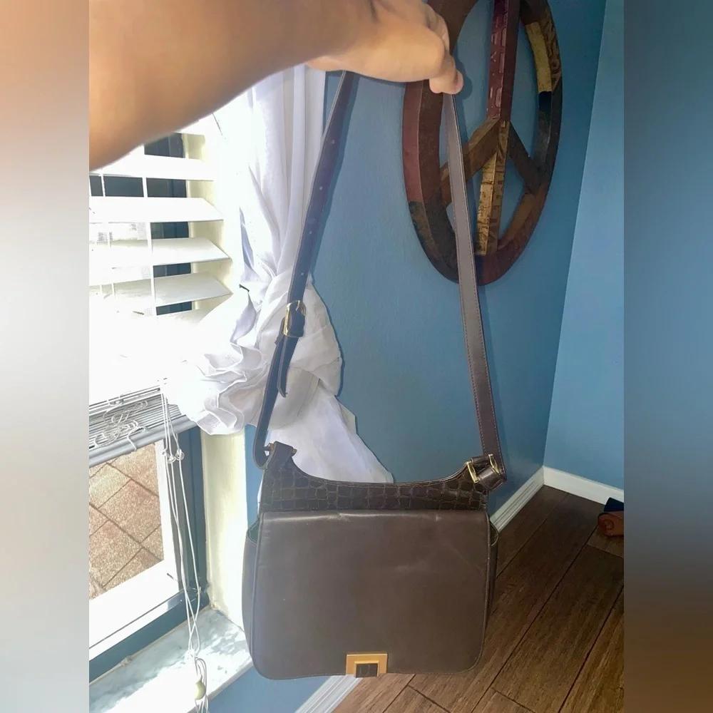 Messenger bag🤎vintage crossbody purse shoulder bag croc embossed brown bag